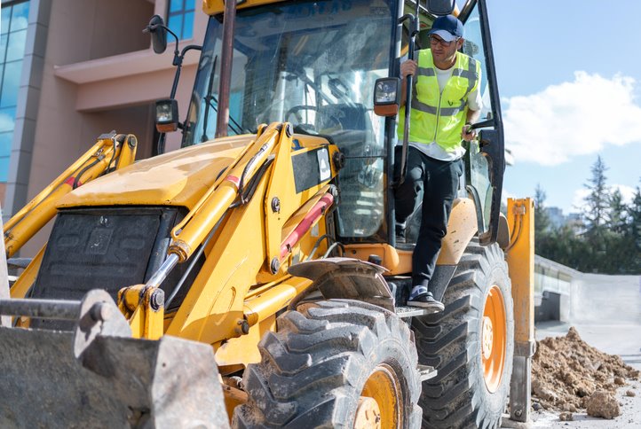 Featured image for “Navigating Heavy Equipment Financing: Everything You Need to Know”